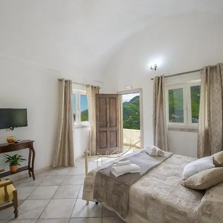 Il Mandorlo * Tramonti
