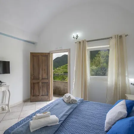 Il Mandorlo * Tramonti