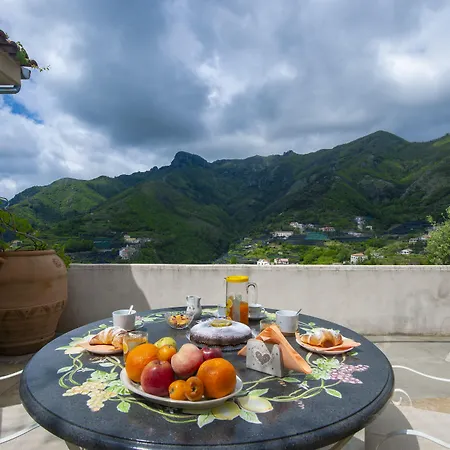 Il Mandorlo トラモンティ