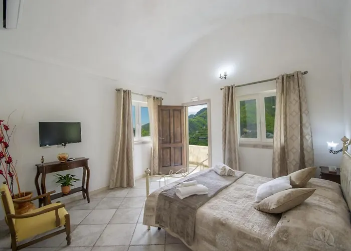 Il Mandorlo 3* ترامونتي